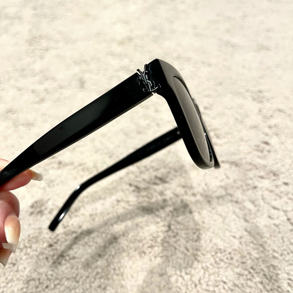 Like new Saint Laurent women’s sunglasses